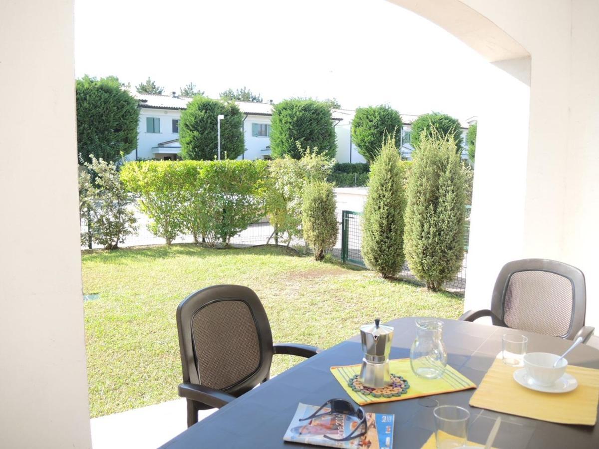 Nice Apartment With Huge Swimming Pool And Solarium Bibione Exterior foto